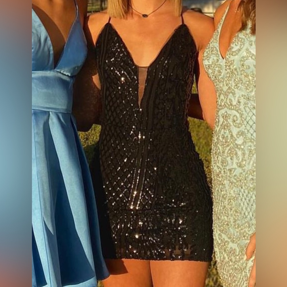 BLACK SEQUINS DRESS